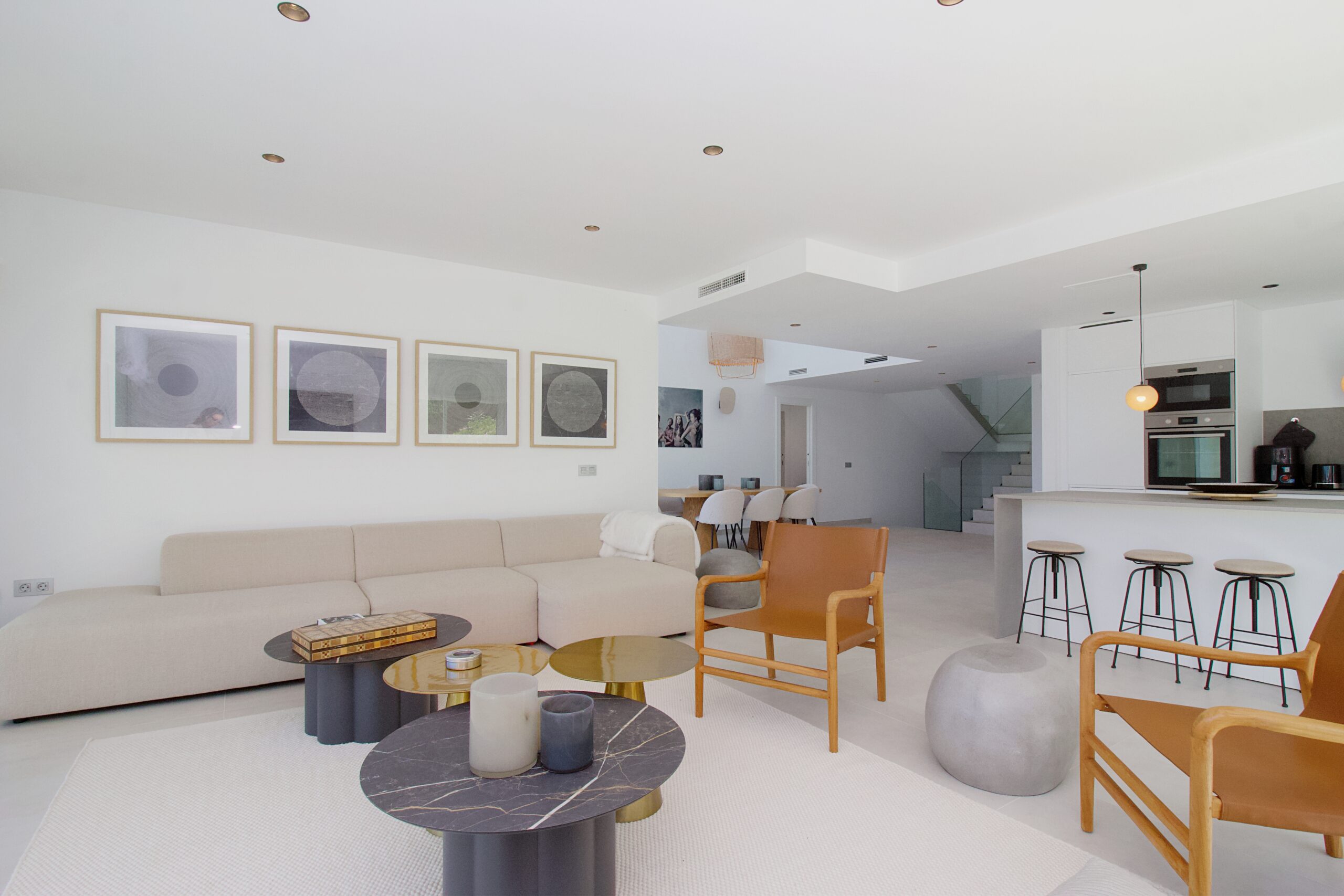 Villa for sale in La-Mairena, Malaga