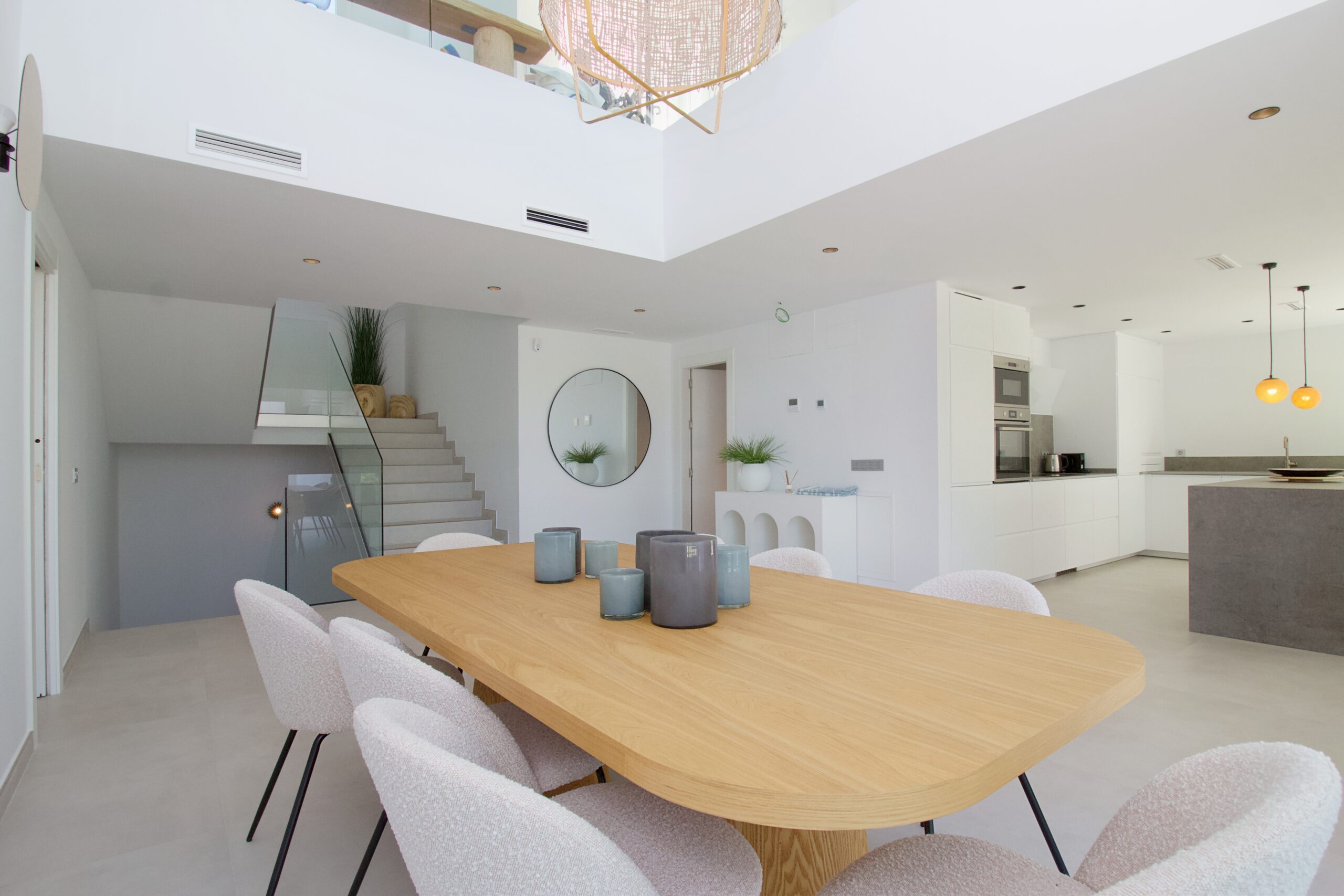 Villa for sale in La-Mairena, Malaga