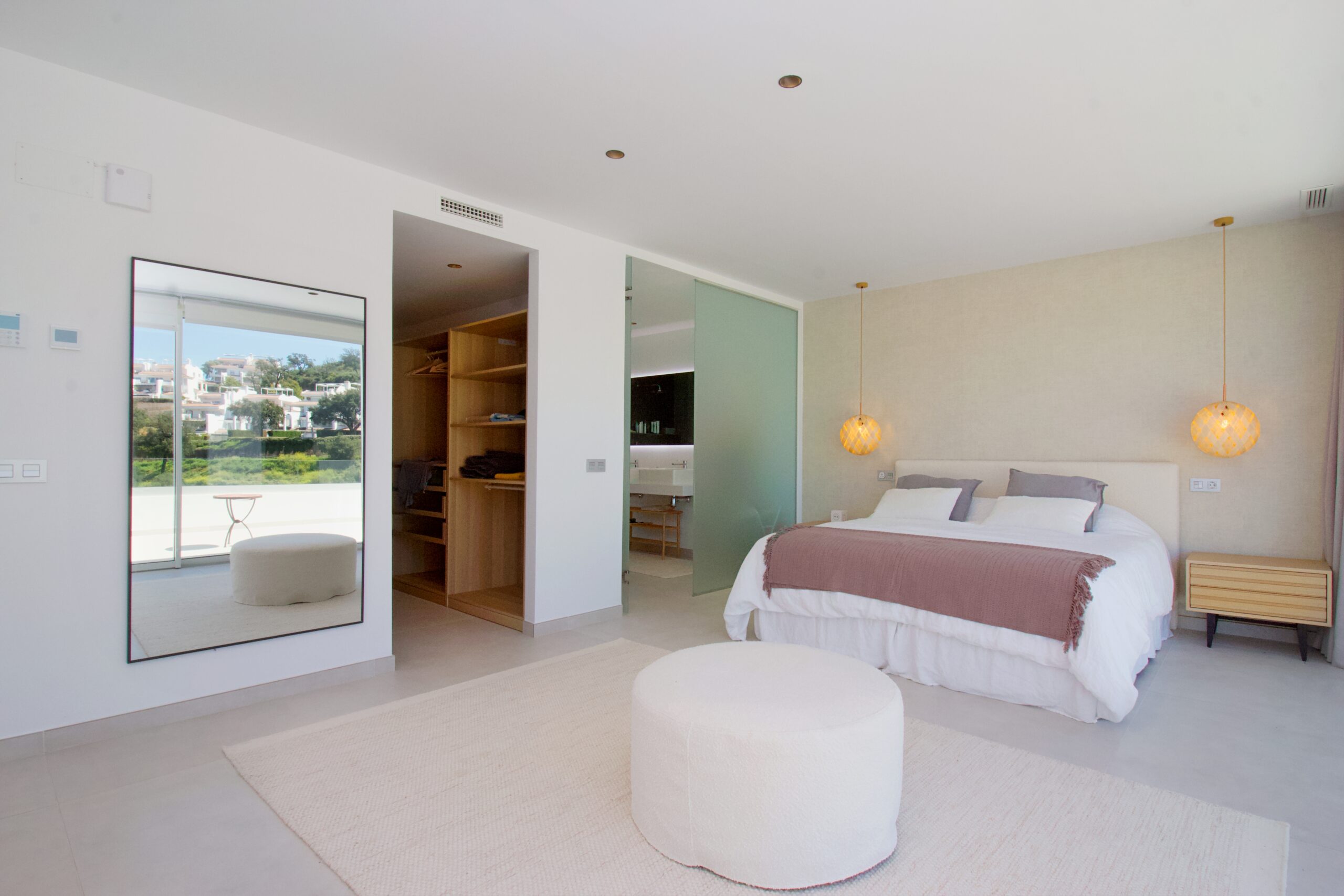 Villa for sale in La-Mairena, Malaga