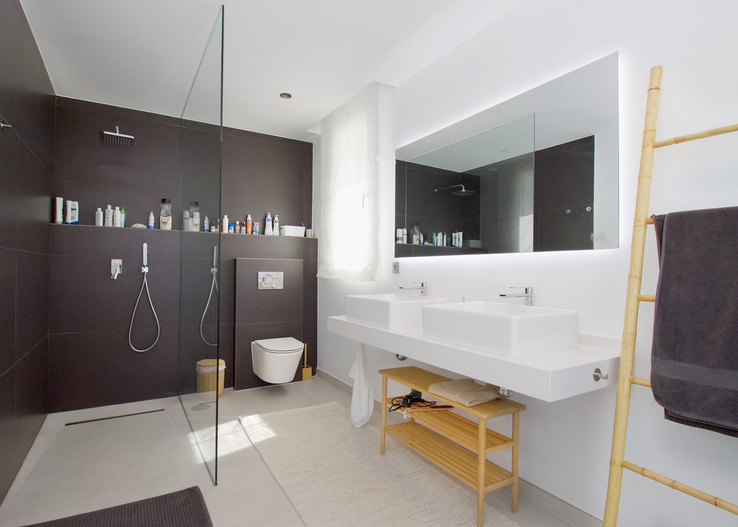 Villa for sale in La-Mairena, Malaga