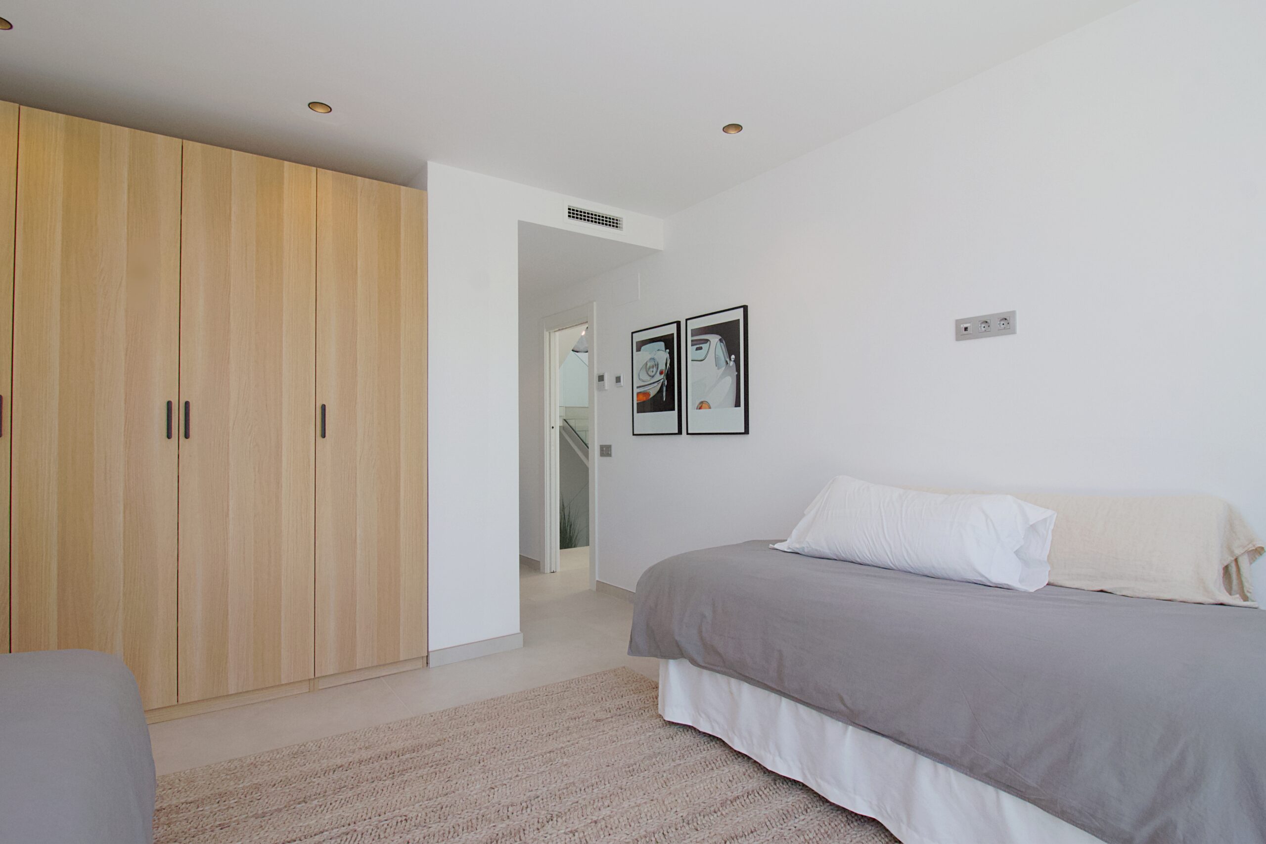 Villa for sale in La-Mairena, Malaga